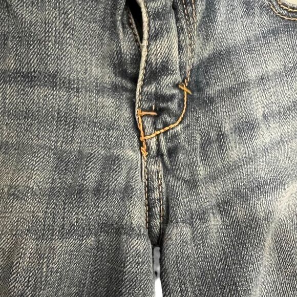 Abercrombie and Fitch low rise distressed Jean - Picture 6 of 9